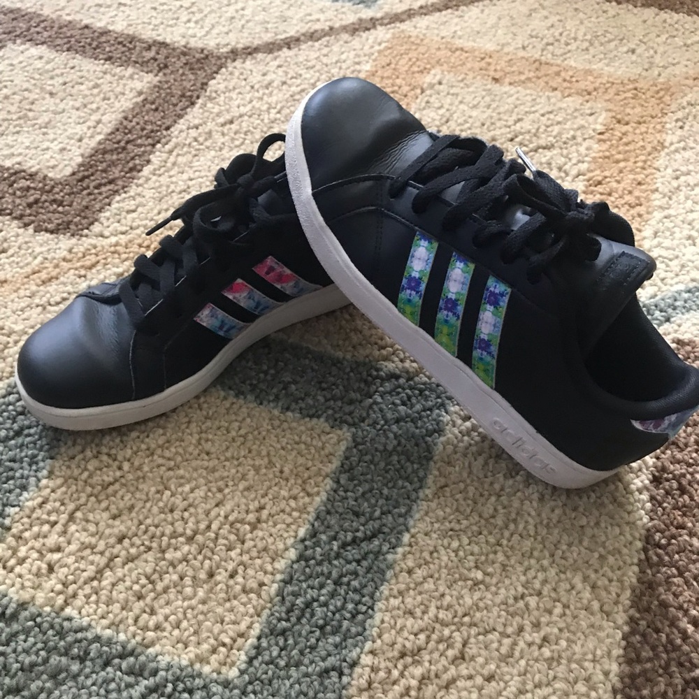 Adidas Sneakers